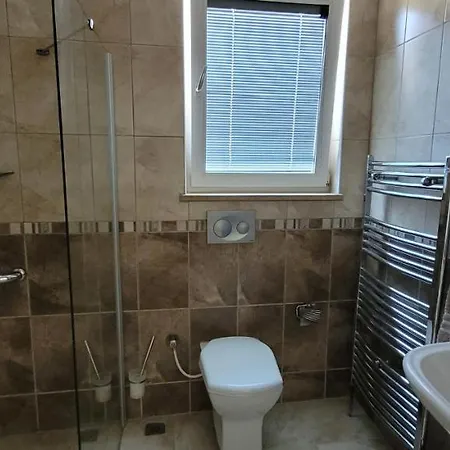 Immaculate 4-Bed Villa With Large Garden And Pool Villa Dalyan
